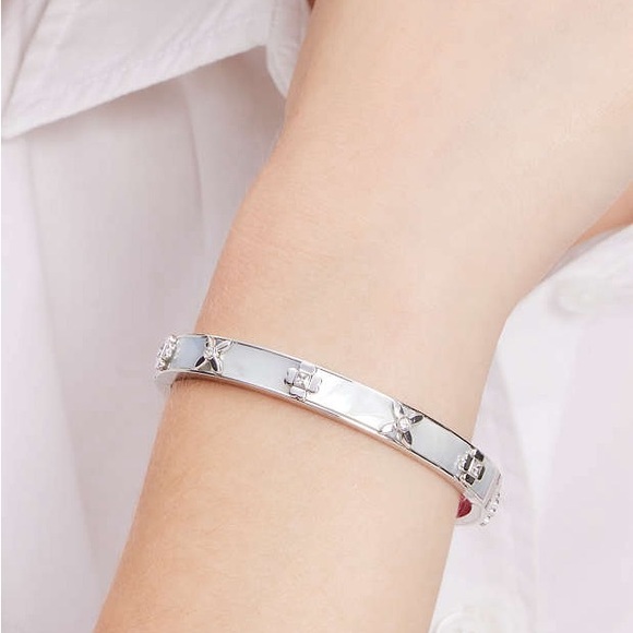 NWT Kate Spade Silver Heritage Bloom Hinged Bangle Bracelet - Picture 2 of 4